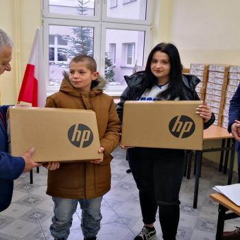 Przekazanie laptopów w Chojnicach